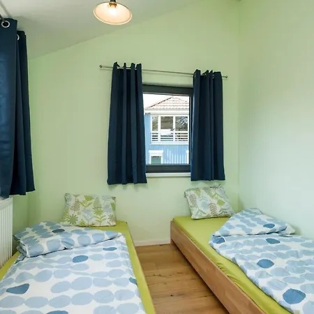 Schoene Mit Garten Apartamento